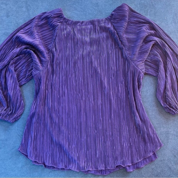 Chico’s crinkle metallic top​​​​​​​​​​ - Picture 3 of 5